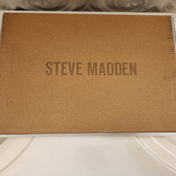 Steve Madden Silver " Madrid" Sneakers. NIB. Size 6.5 - Picture 10 of 10